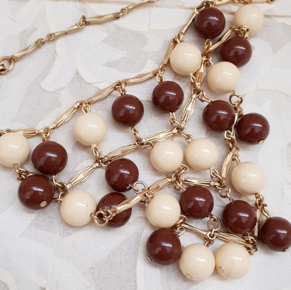 Vintage gold tone and bead work statement necklace - Picture 4 of 6